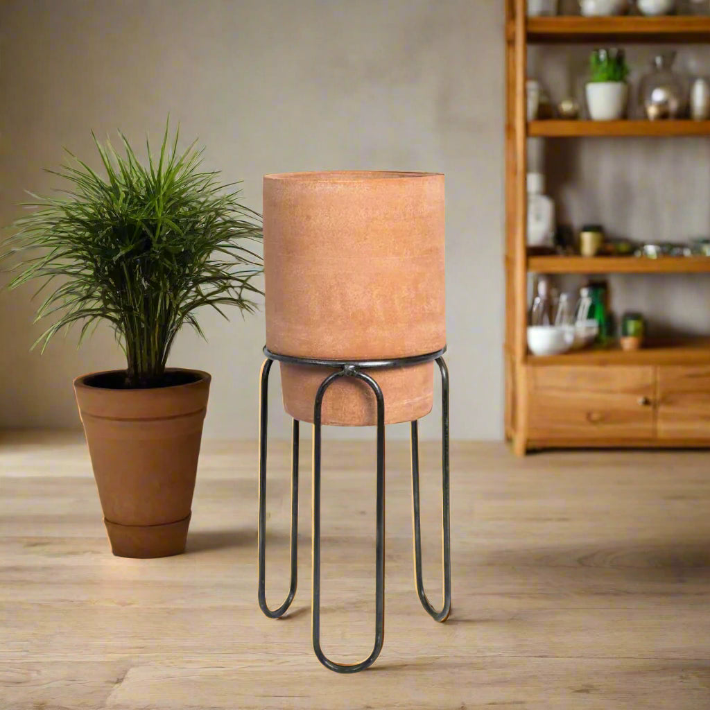 Jaro Medium Terracotta Planter